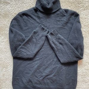 Turtleneck black cashmere sweater